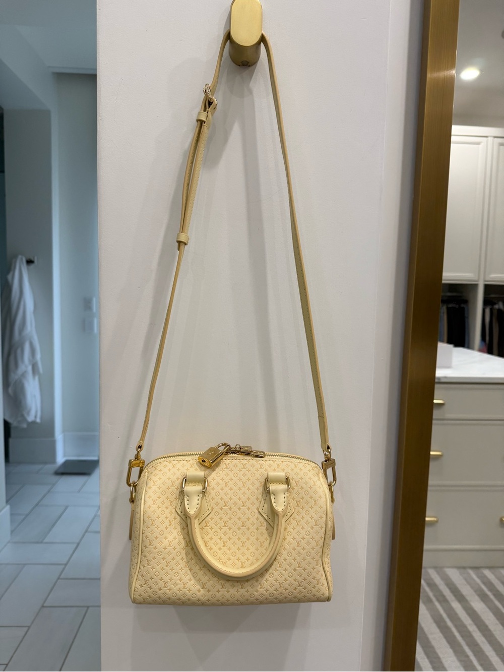 Louis Vuitton yellow speedy 20